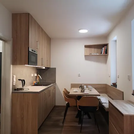 U Kralika, E, 50m Od Lanovky A Bobove Drahy, Parkovani Zdarma * Dolní Morava
